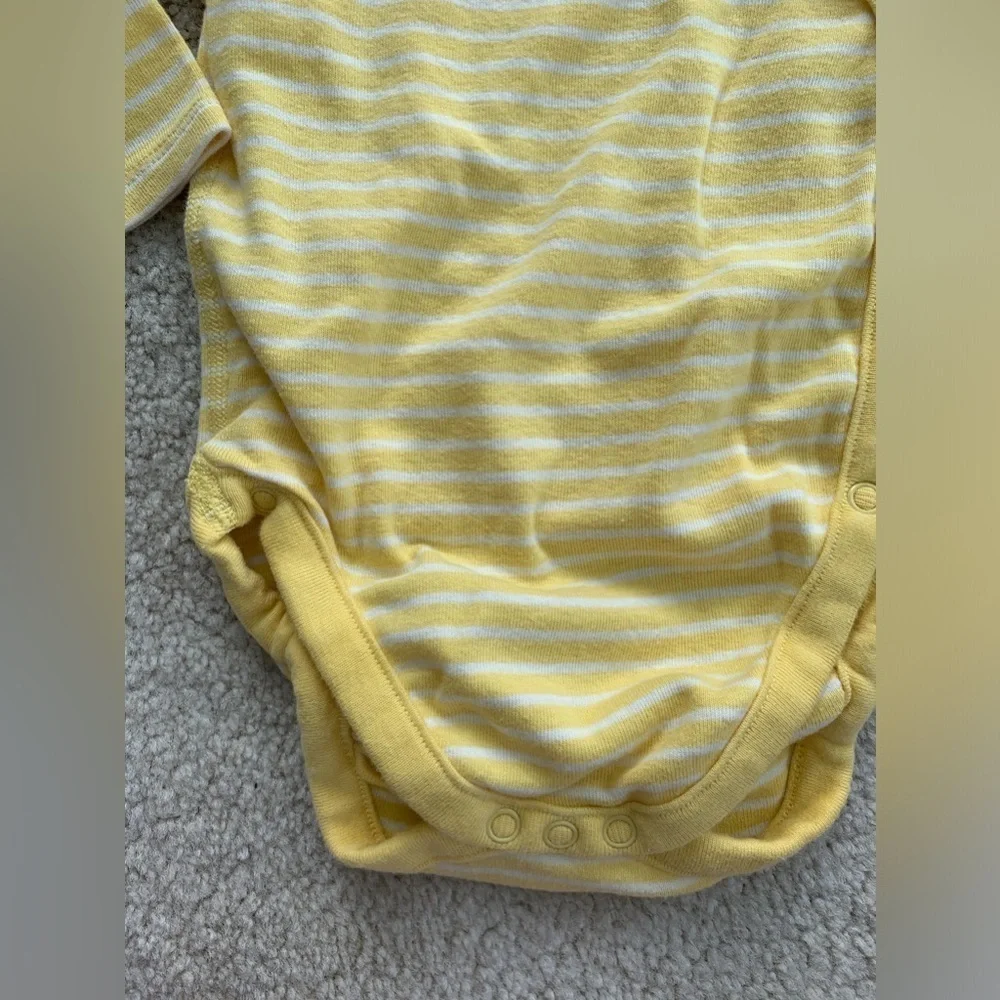 Moon and Back By Hanna Andersson Size 70, 6-12 Months Yellow Wrap Bodysuit